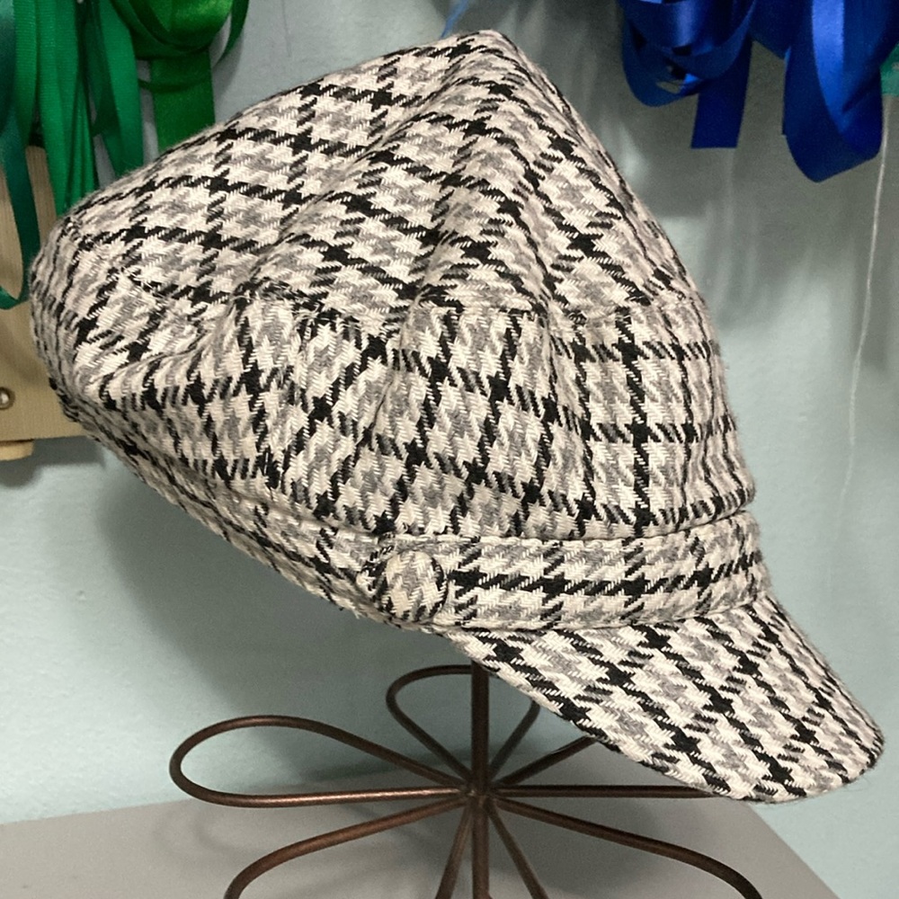 Newsboy Cap,Black White Gray Herringbone,Wool/Polyester